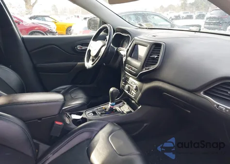 2021 Jeep Cherokee Latitude Plus 4X4 z USA, uszkodzony, nr VIN 1C4PJMLB4MD115621